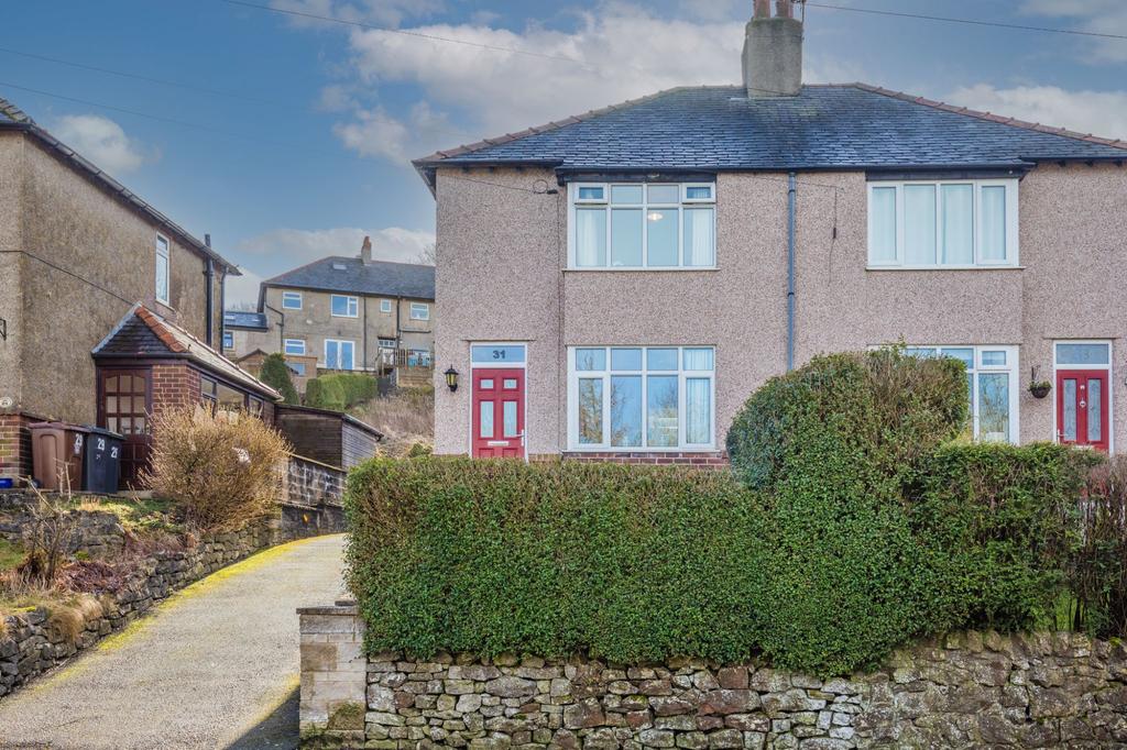 Macclesfield Old Road, Buxton, SK17 2 bed semidetached house £215,000