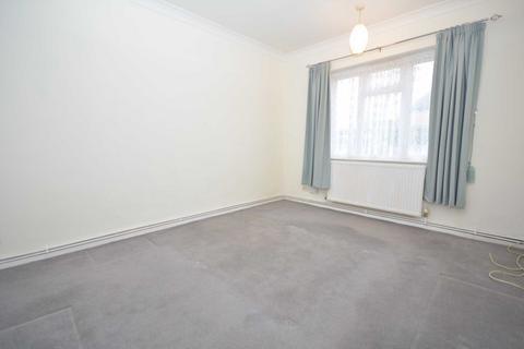 2 bedroom maisonette to rent, Woodside Road, Amersham HP6