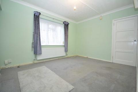 2 bedroom maisonette to rent, Woodside Road, Amersham HP6