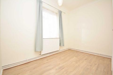 2 bedroom maisonette to rent, Woodside Road, Amersham HP6