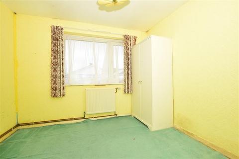 74 Brockman Crescent, Dymchurch, Romney Marsh, TN29 0UA