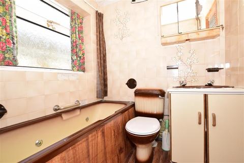 74 Brockman Crescent, Dymchurch, Romney Marsh, TN29 0UA