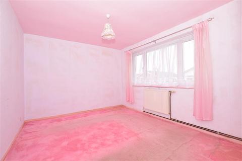 74 Brockman Crescent, Dymchurch, Romney Marsh, TN29 0UA