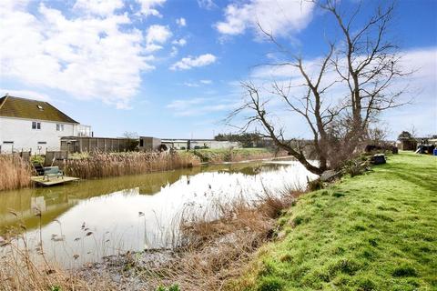 74 Brockman Crescent, Dymchurch, Romney Marsh, TN29 0UA