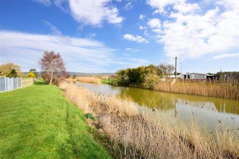 74 Brockman Crescent, Dymchurch, Romney Marsh, TN29 0UA