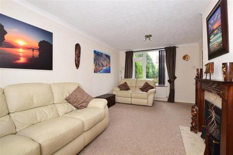 3 Lynn Walk, Reigate, RH2 7NZ