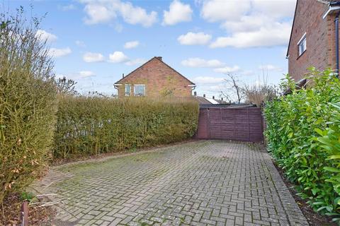 3 Lynn Walk, Reigate, RH2 7NZ