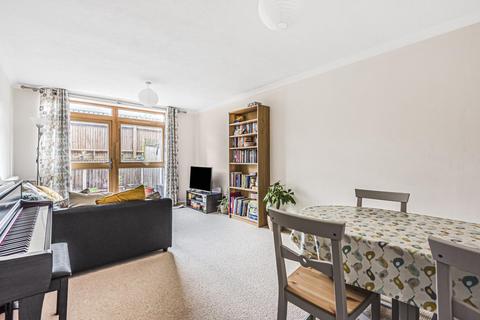 54 Stoneycroft Close, London, SE12 0SL