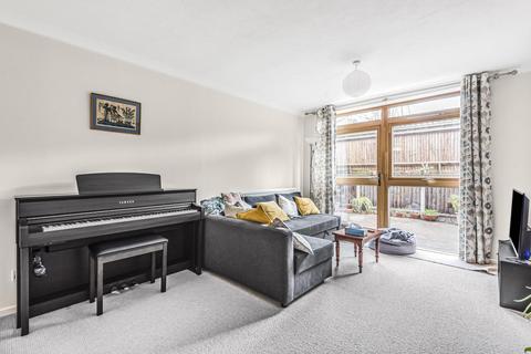 54 Stoneycroft Close, London, SE12 0SL