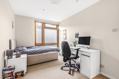 54 Stoneycroft Close, London, SE12 0SL
