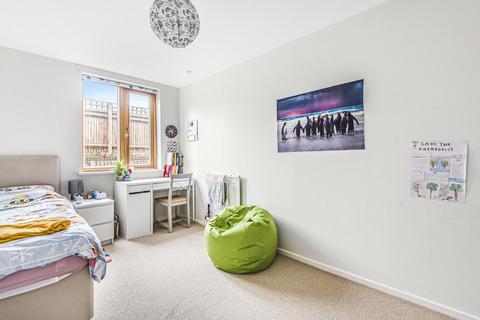 54 Stoneycroft Close, London, SE12 0SL