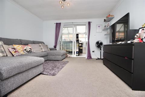 23 Blake Avenue, Shotley Gate, Ipswich, IP9 1RL