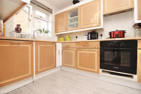 23 Blake Avenue, Shotley Gate, Ipswich, IP9 1RL