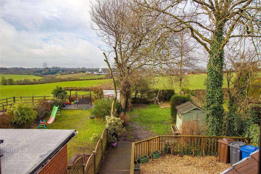 Heywood Old Road, Bowlee, Middleton, Manchester, M24 3 bed semi