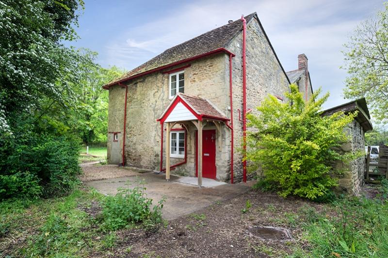 Shotover Estate, Wheatley, Oxford... 2 bed semidetached house £1,500