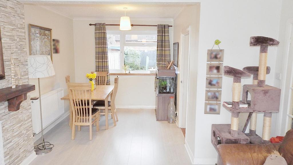 Preston Lane, Tadworth KT20 3 bed terraced house £370,000