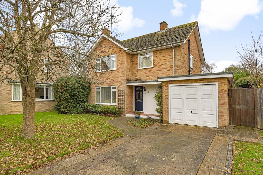 Trelawne Drive, Cranleigh, GU6 3 bed detached house £550,000