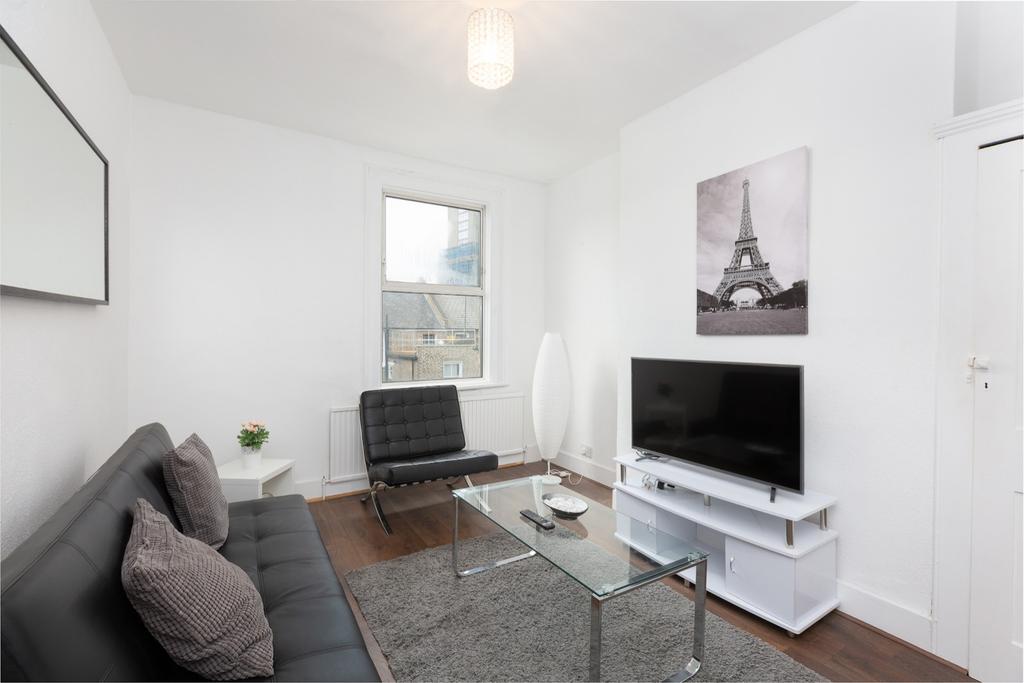 Beautifully Presented Two Bedroom Apartment, Maid