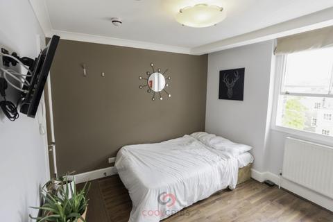 Studio to rent, Hereford Road, Bayswater, London, W2