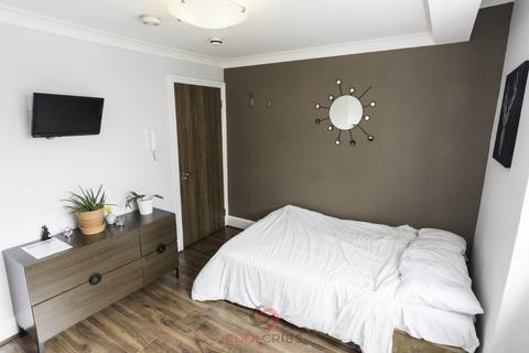 Studio to rent, Hereford Road, Bayswater, London, W2