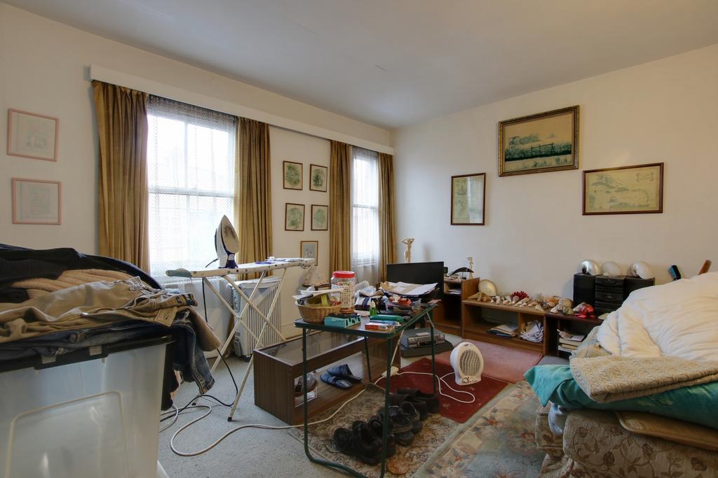 DEANES PARK ROAD, FAREHAM AUCTION... 2 bed terraced house £160,000