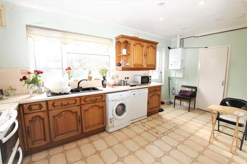 12 Prestwood Avenue, Harrow, HA3 8JZ