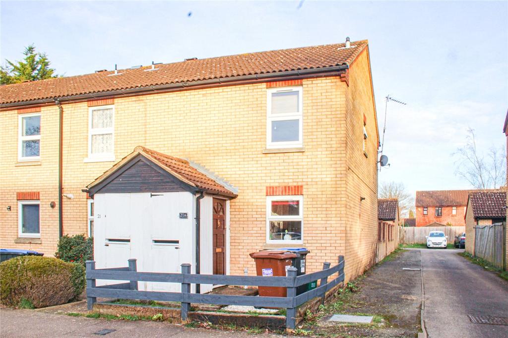 Mill Green Road, Welwyn Garden City, Hertfordshire 2 bed detached house