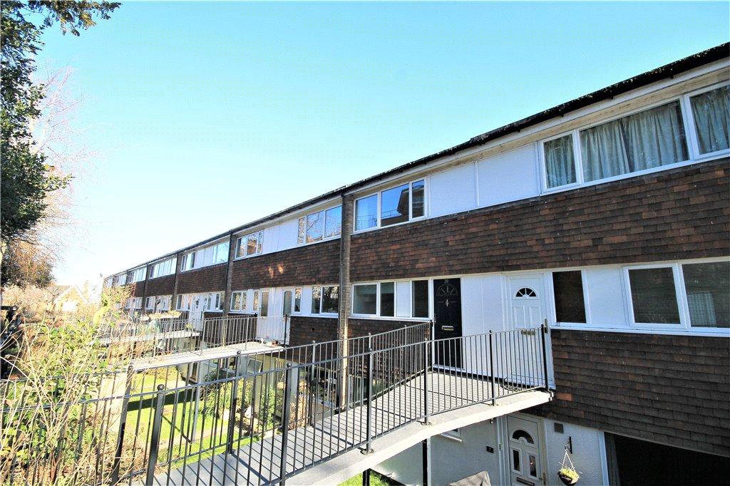 Harvey Road, Guildford, Surrey, GU1 2 bed apartment £350,000