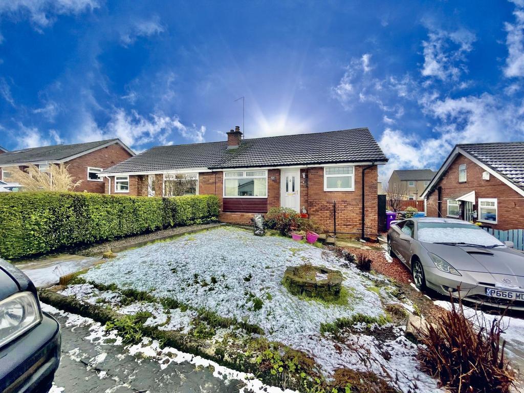 27 Lomond Crescent, Beith 2 bed semidetached bungalow £105,000
