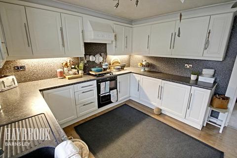 6 Craven Close, Royston, Barnsley, S71 4BL