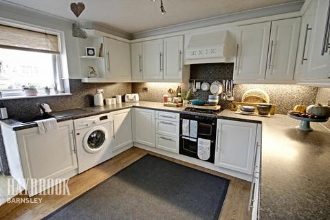 6 Craven Close, Royston, Barnsley, S71 4BL