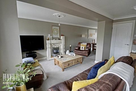 6 Craven Close, Royston, Barnsley, S71 4BL