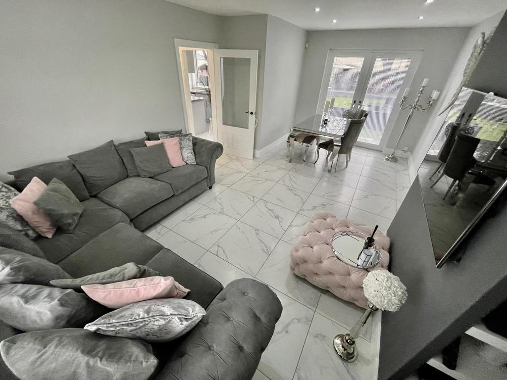 29 Strips Of Craigie Road, Dundee 3 bed terraced house £159,000