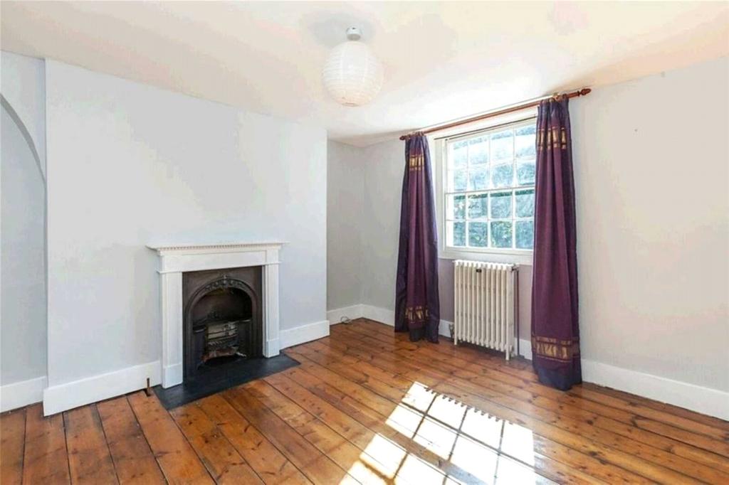 Wilmington Square, London, WC1X 1 bed apartment £1,517 pcm (£350 pw)