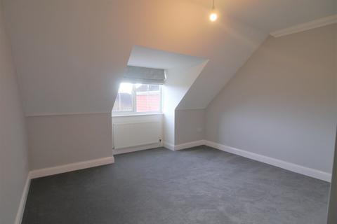 2 bedroom flat to rent, Meadowgate, Giblets Lane, Horsham, RH12