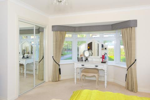 1, Laurette Court Ottways Lane, Ashtead, KT21 2FN