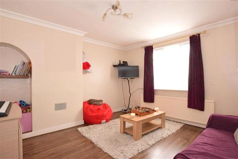 92 Dickens Road, Gravesend, DA12 2JZ