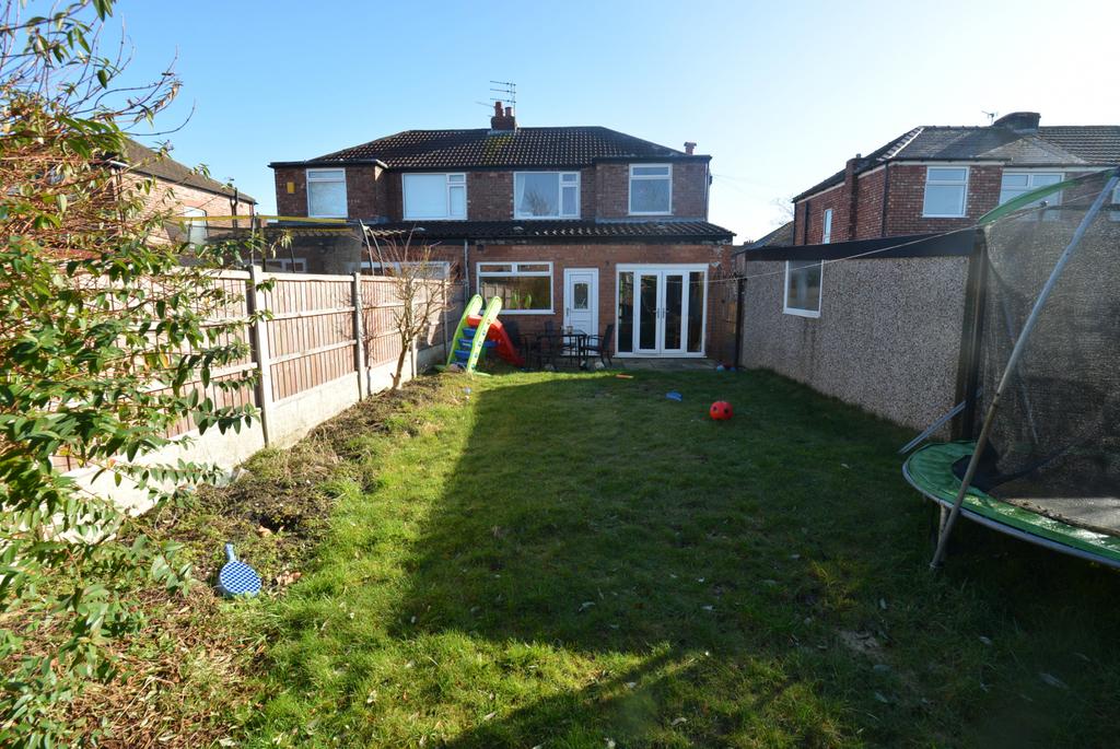 Barkway Road Stretford M32 3 bed semidetached house £275,000
