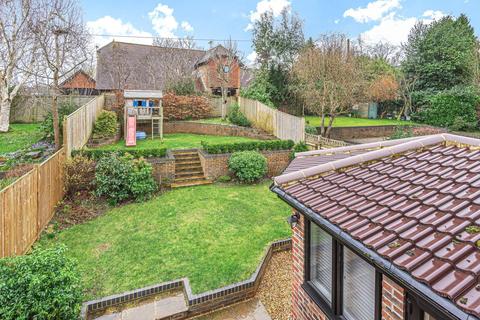 41 Fox Dene, Godalming, GU7 1YG