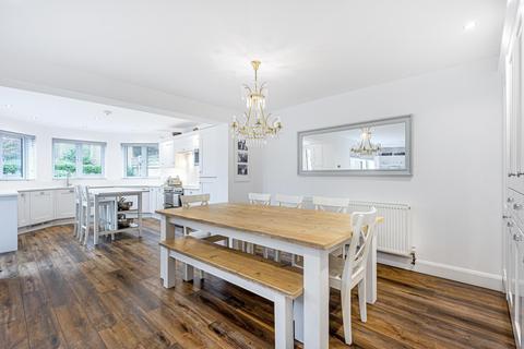 41 Fox Dene, Godalming, GU7 1YG