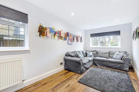 41 Fox Dene, Godalming, GU7 1YG