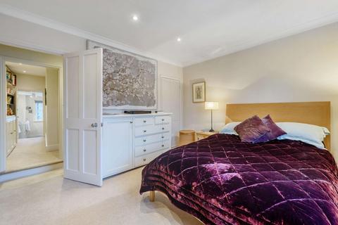 10 Dunstable Road, Richmond, TW9 1UH