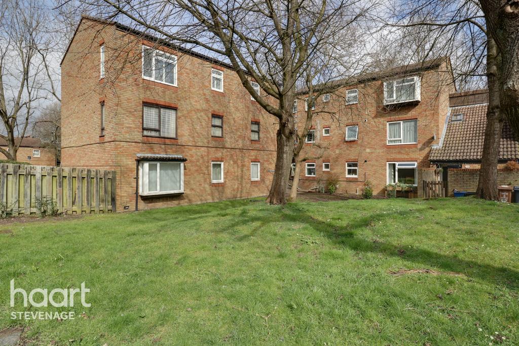 Baron Court, Stevenage 2 bed apartment £230,000