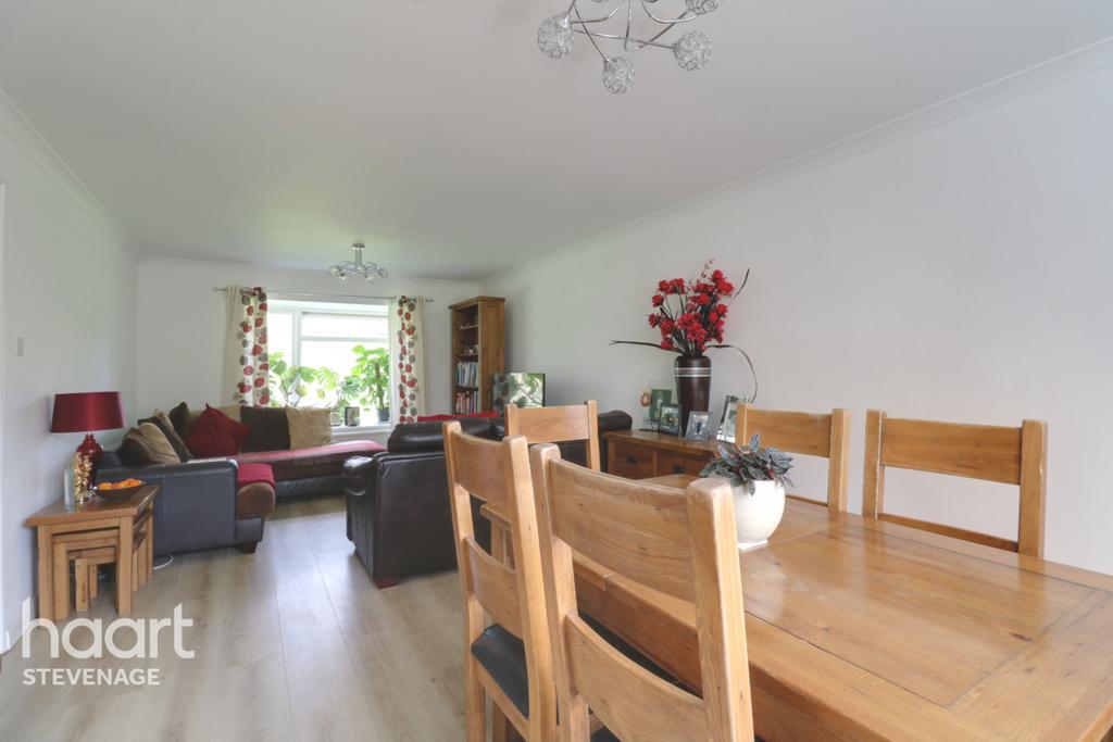 Baron Court, Stevenage 2 bed apartment £230,000