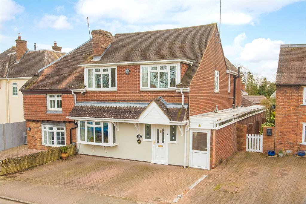 Village Road, Bromham, Bedfordshire, MK43 4 bed semidetached house £