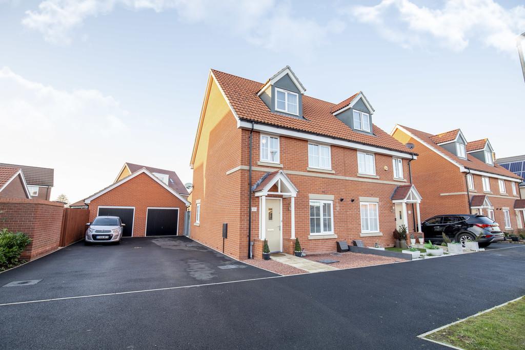 Swallow Drive, Wymondham 3 bed semidetached house £1,100 pcm (£254 pw)