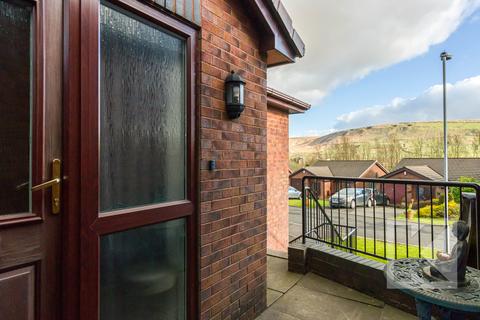 11 Buckton Close, Diggle, Oldham, OL3 5NE