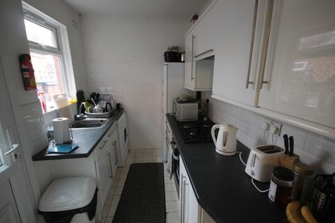 3 bedroom terraced house to rent, Hamilton Street, Leicester