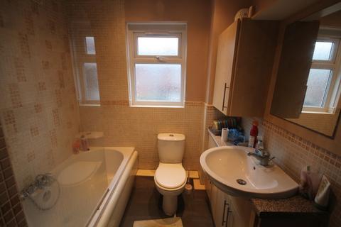 3 bedroom terraced house to rent, Hamilton Street, Leicester