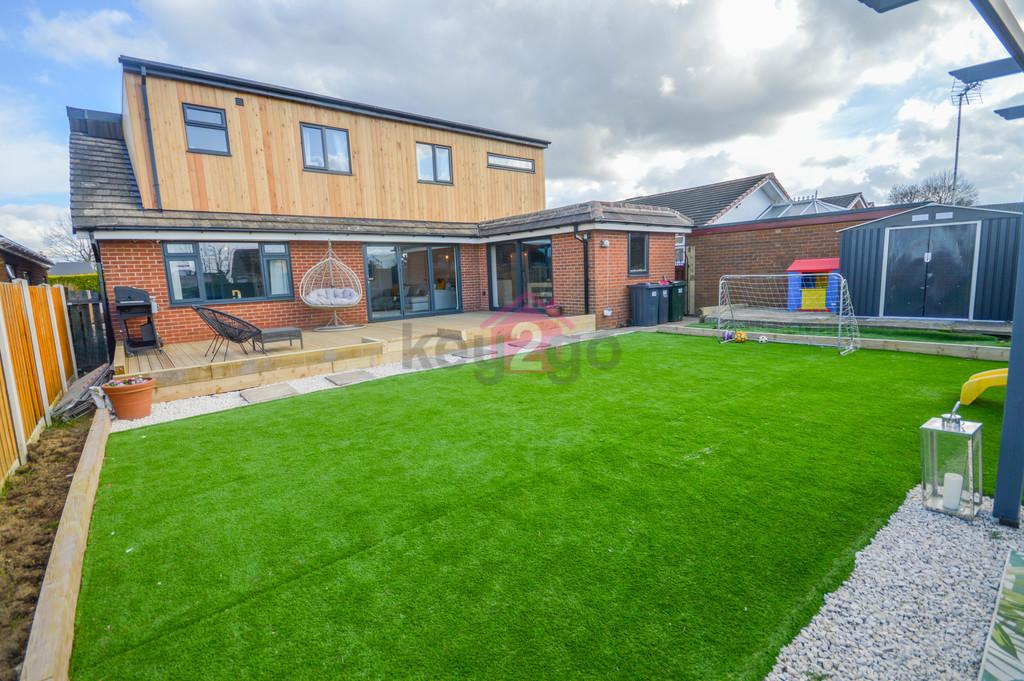 The Meadows, Todwick, Sheffield, S26 5 bed detached house £400,000